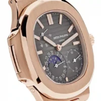 rose gold case of the Patek Philippe Nautilus Gold Leather Replica